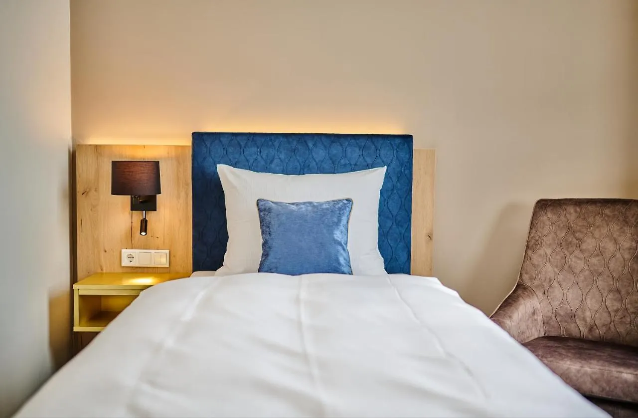 Hotel Zur Post Altötting 4*,